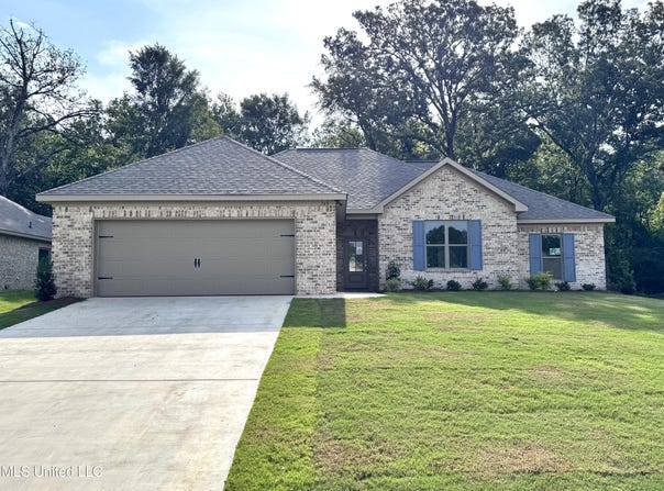 749 Magnolia Point Circle, Pearl, MS 39208