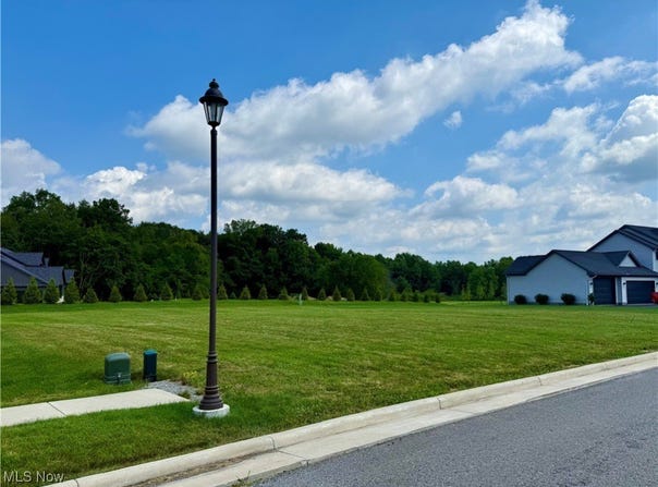867 Danbury Way, Columbiana, OH 44408
