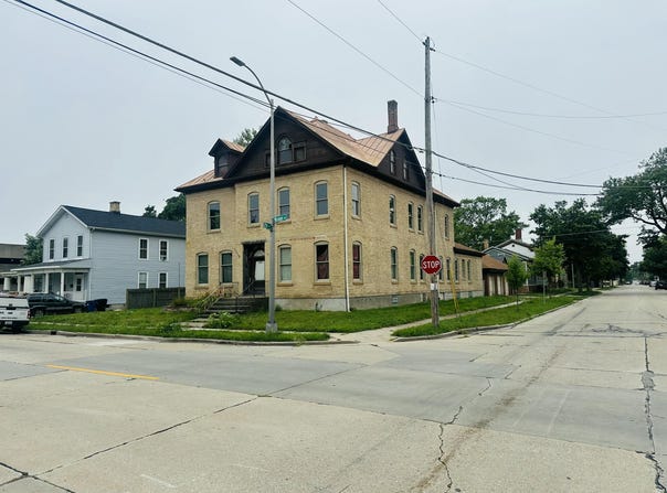1200 Wisconsin Ave, Racine, WI 53403
