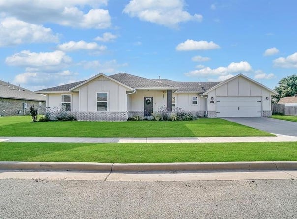 1004 Village Drive, Altus, OK 73521
