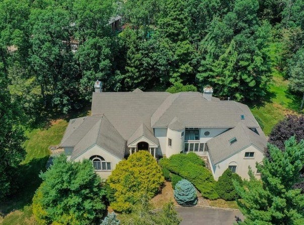 15 Glenview Dr, Warren Twp., NJ 07059-5484