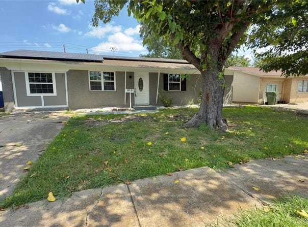 913 Rosewood Hills Drive, Garland, TX 75040
