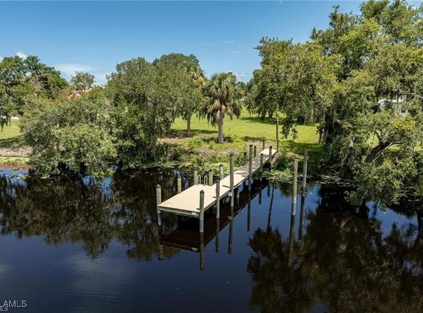 16520 Oakview Circle, Alva, FL 33920