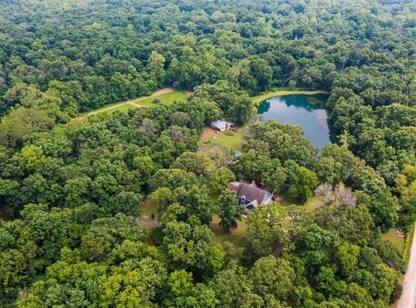 26725 S Bennett Road, Freeman, MO 64746