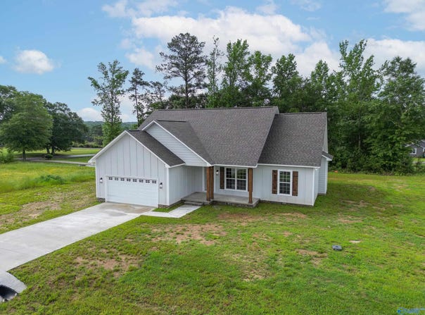 55 Edgewood Street, Rainsville, AL 35986