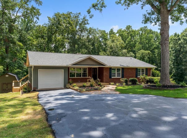 115 E Brookwood Lane, Cowpens, SC 29330