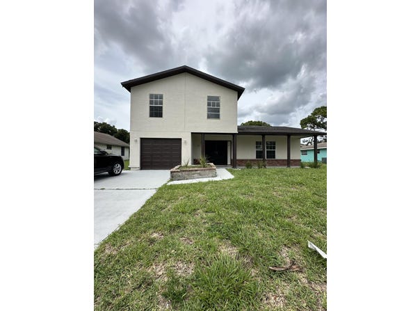 565 SE Port St Lucie Boulevard, Port Saint Lucie, FL 34984