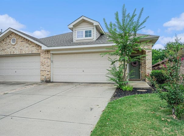 1427 Ravenwood Drive, Mansfield, TX 76063
