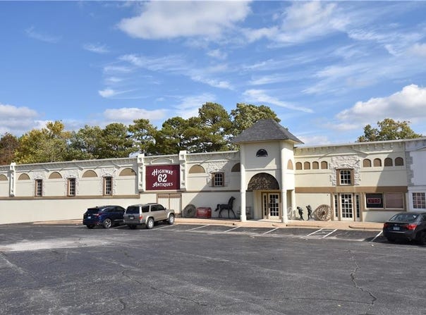 4052  E Van Buren, Eureka Springs, AR 72632
