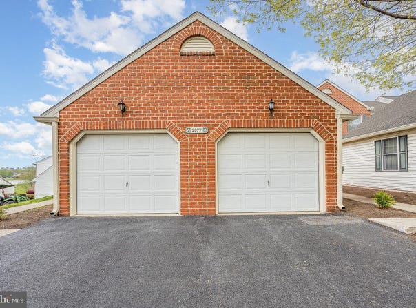 2077 RALEIGH ROAD, HUMMELSTOWN, PA 17036