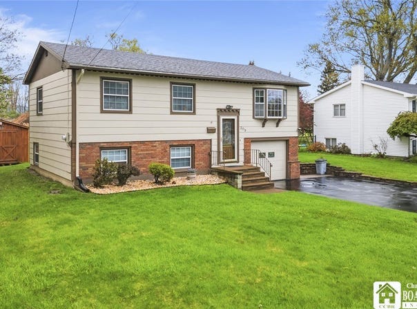 309 Veterans Drive, Dunkirk, NY 14048