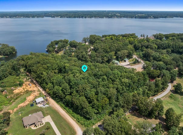 000 Lime Kiln Hollow Dr, Muscle Shoals, AL 35661
