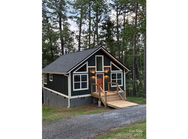 5 S Bear View Drive, Hendersonville, NC 28792