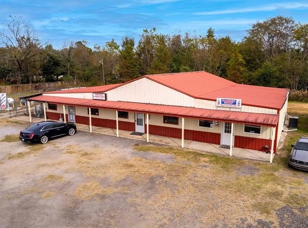 1143 M W Rickenbaker Road, Manning, SC 29102