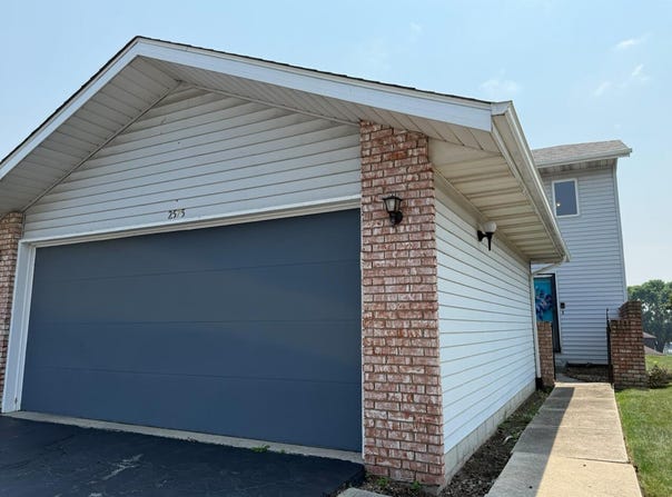 2575 Brookwood Drive, Crown Point, IN 46307