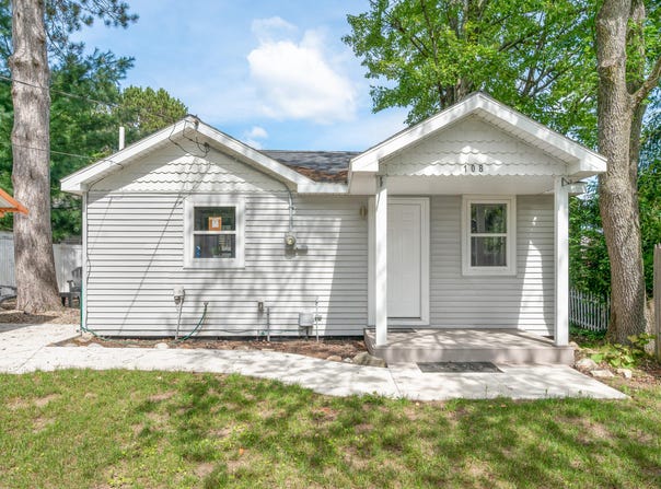 108 Henderson Place, Cadillac, MI 49601