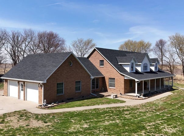 541 Walnut St, Maitland, MO 64466