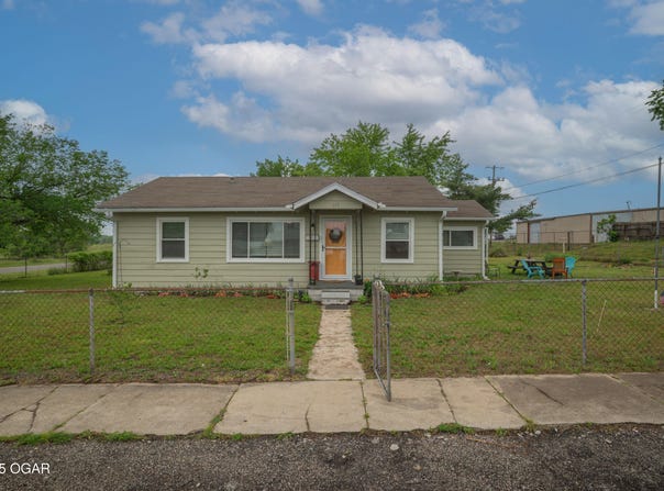117 W 2nd Street, Galena, KS 66739