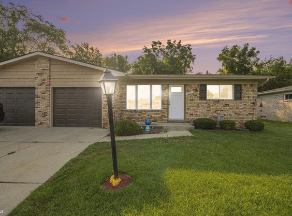 28535 Dino, New Baltimore, MI 48047