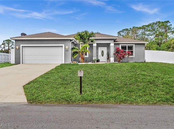 6027 Acorn Circle, Labelle, FL 33935
