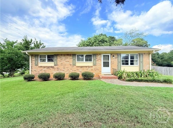 587 Lee Byrd Road, Loganville, GA 30052
