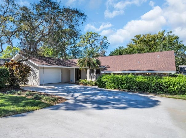 2462 INDIAN TRAIL E, PALM HARBOR, FL 34683