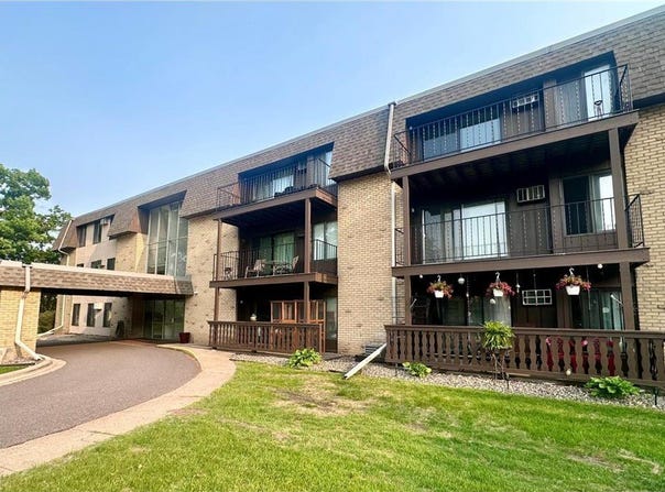 3421 Kent Street, Shoreview, MN 55126