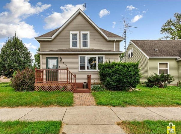 721 6th Street, Nicollet, MN 56074