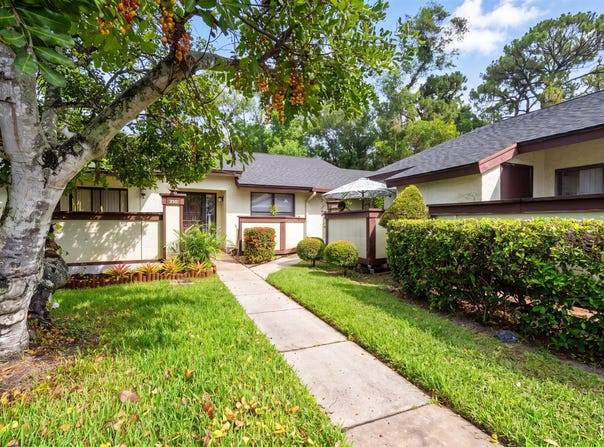 291 Amber Court, Royal Palm Beach, FL 33411