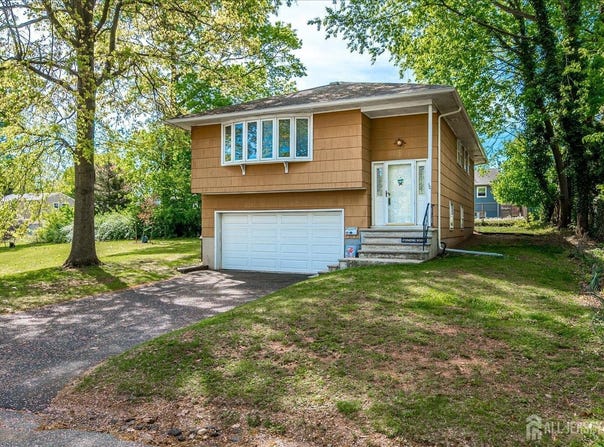 50 Lilac Street, Edison, NJ 08817