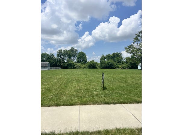 392 S Baldwin Street, Bargersville, IN 46106