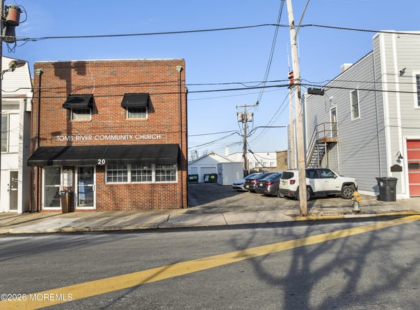 20 Robbins Street, Toms River, NJ 08753