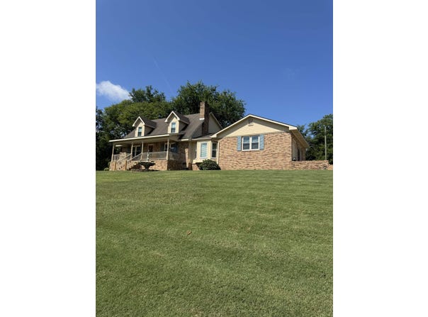 1327 N Jackson Ave, Russellville, AL 35653