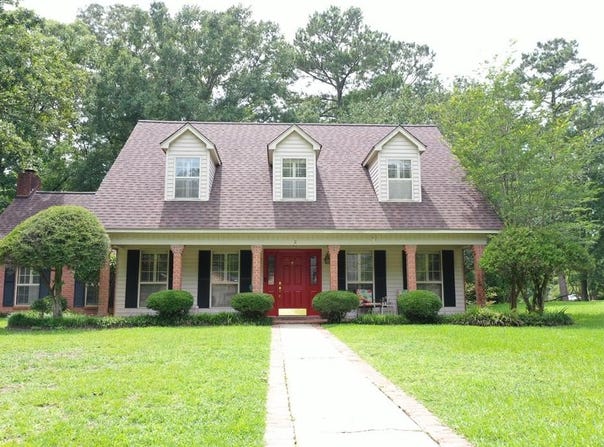 2 Heritage Trail, LAUREL, MS 39440