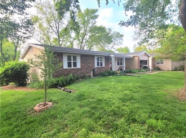 2 Hyannis Court, St Charles, MO 63301