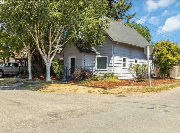 546 4TH AVE, Castle Rock, WA 98611