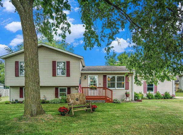 310 W 4th Street, Lawton, MI 49065