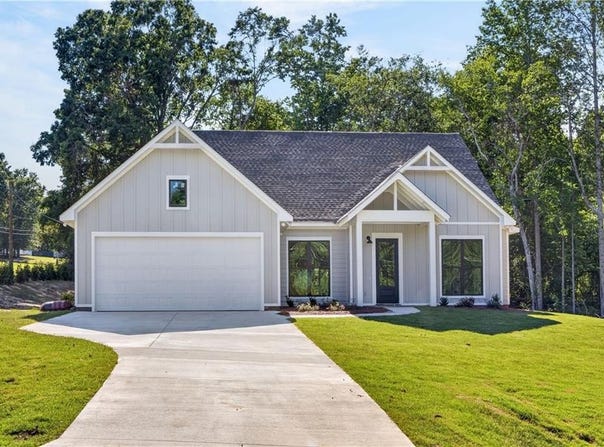 75 LEE ROAD 2058, SALEM, AL 36874