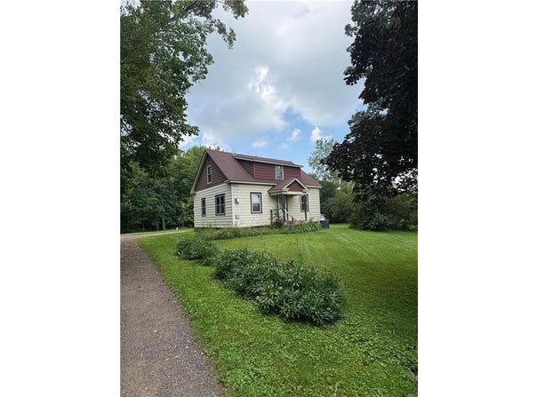 100 Stark Road, Harris, MN 55032