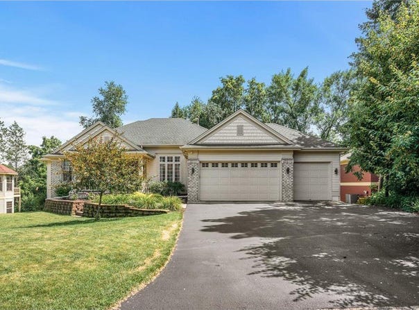 442 Vadnais Lake Drive, Vadnais Heights, MN 55127