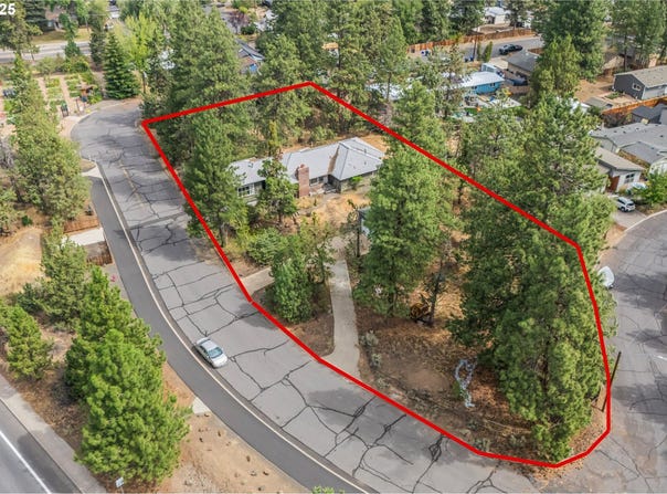 438 NE 9TH St, Bend, OR 97701