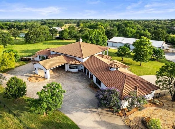 2108 W Sherman Drive, Aubrey, TX 76227