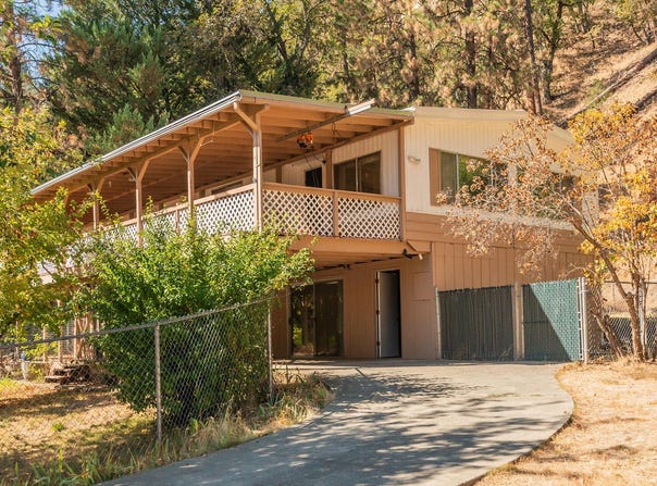 155 Steelhead Circle, Lewiston, CA 96052