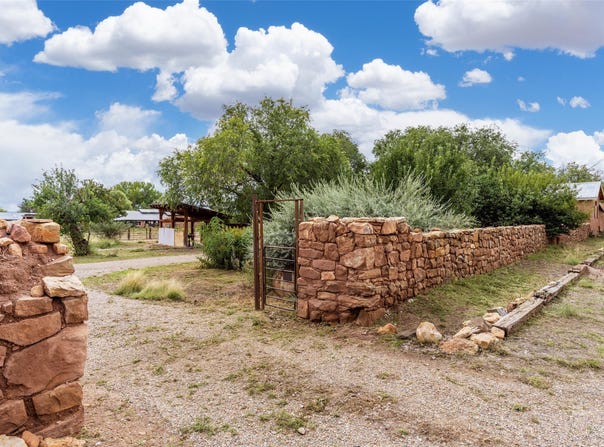 12 Via La Puente, Galisteo, NM 87540