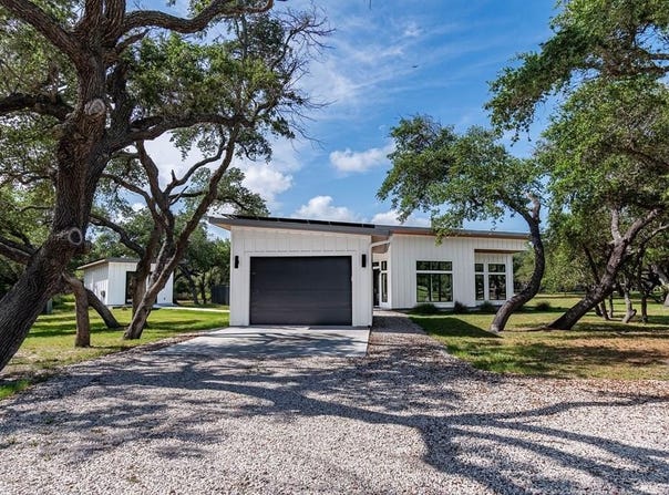 26 Twelfth St, ROCKPORT, TX 78382