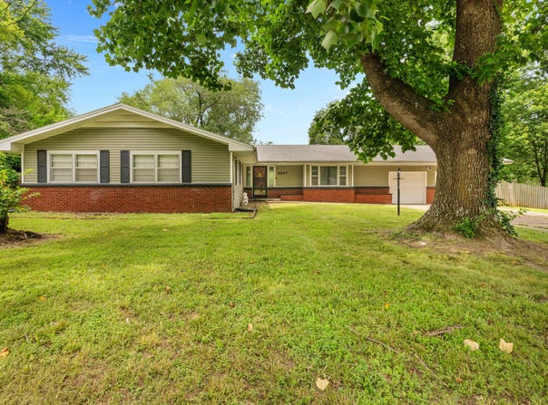 4247 S Farm Road 131, Springfield, MO 65810