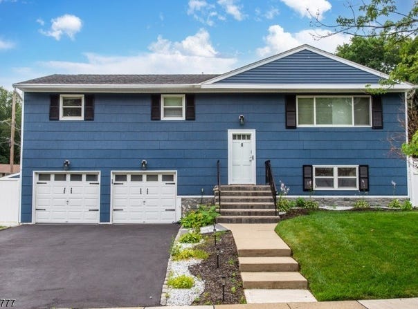 6 Burnham Pl, Mount Olive Twp., NJ 07836-9514