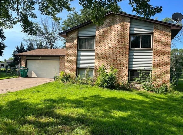 3349 74th Circle N, Brooklyn Park, MN 55443