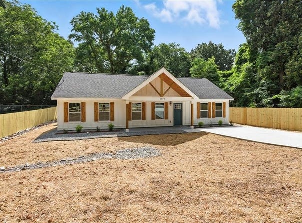 1799 Clearview Street SE, Marietta, GA 30060