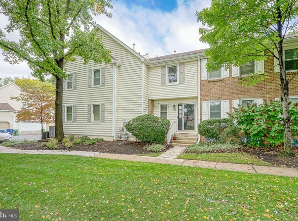 625 SOCIETY HILL Boulevard, CHERRY HILL, NJ 08003